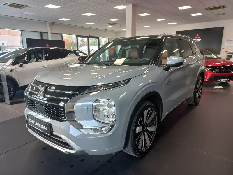 Mitsubishi Outlander PHEV skladem v areálu AutoPalace Brno