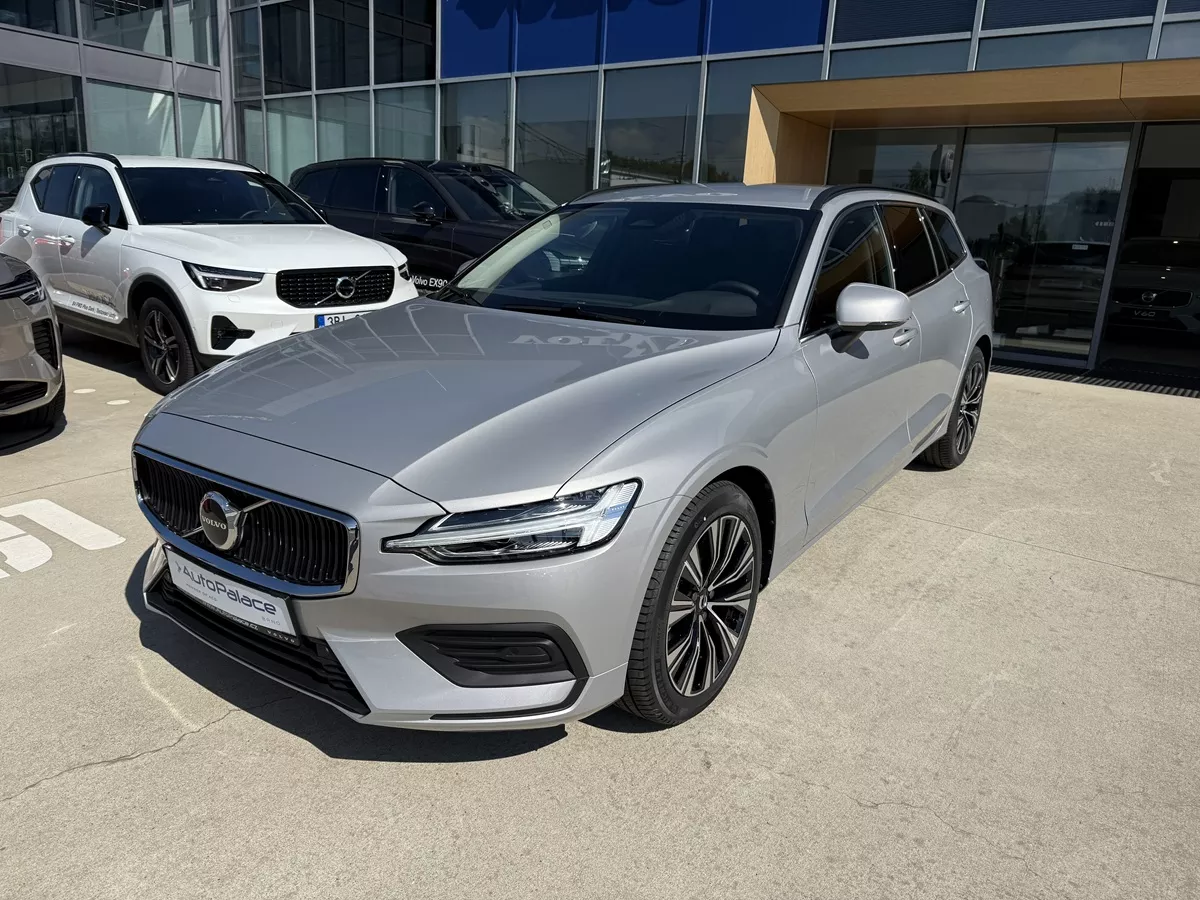 Volvo V60 B4 FWD Core skladem v AutoPalace Brno